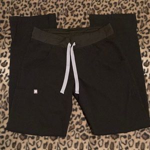 EUC FIGS Scrub Pants Women’s Size XXS Figs Black Scrubs FIGS Kade Cargo Pants